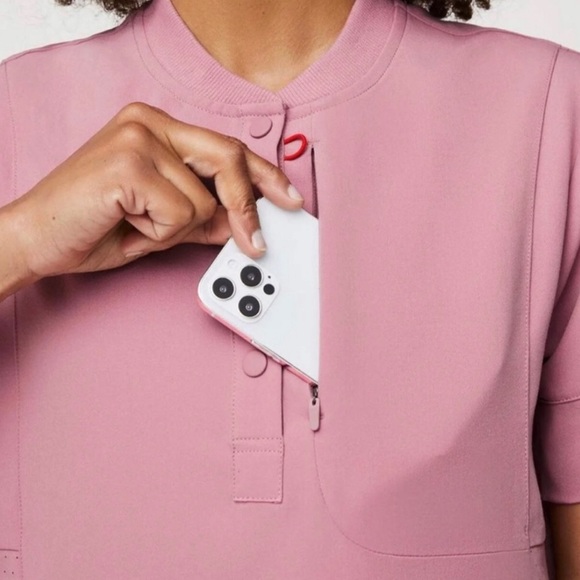 NWT figs Gidya Henley top and Mombasa slim pants size (M) - Picture 2 of 7